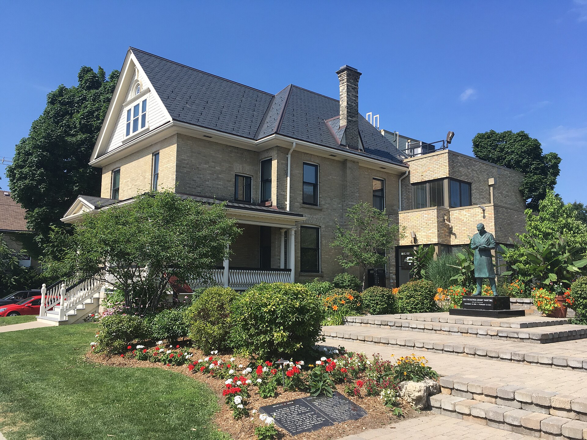 Banting House National Historic Site, 442 Adelaide Street North